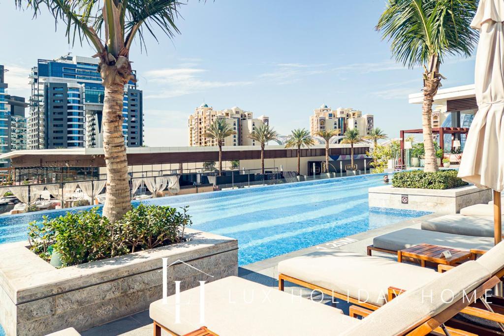 Lux Iconic Views At The Palm Tower Suite 2 Dubai Exterior photo